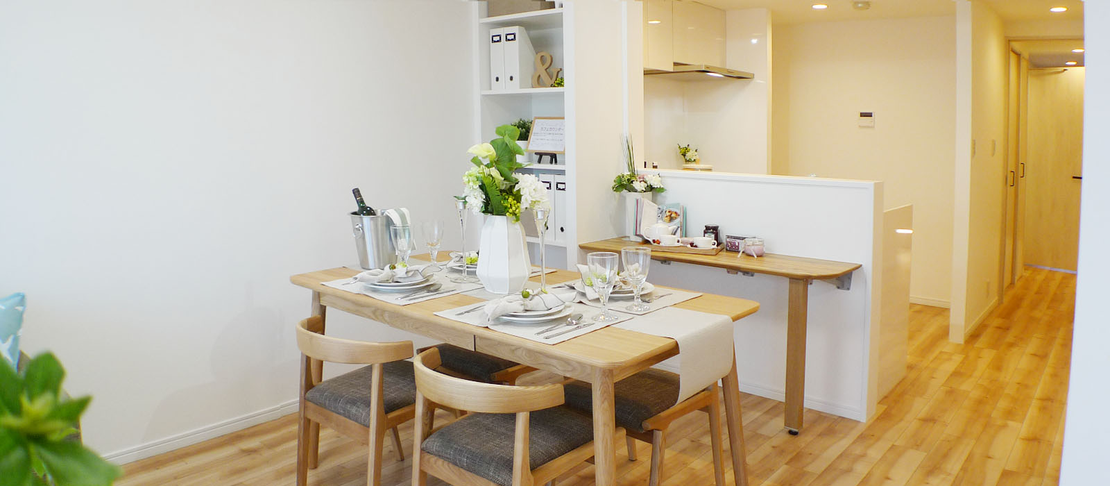 100人の女性インテリアコーディネーター